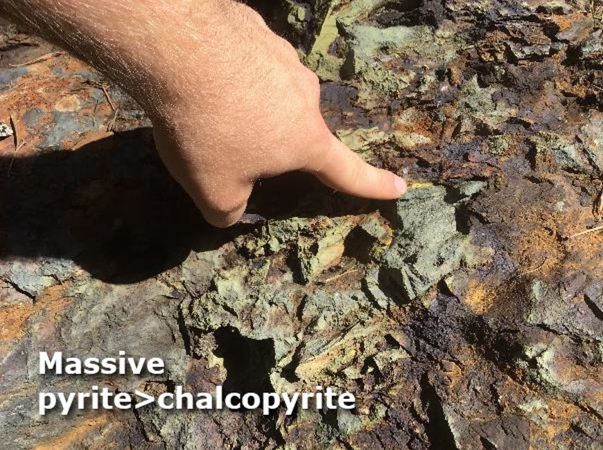 Massive pyrite > Chalcopyrite at Lokken